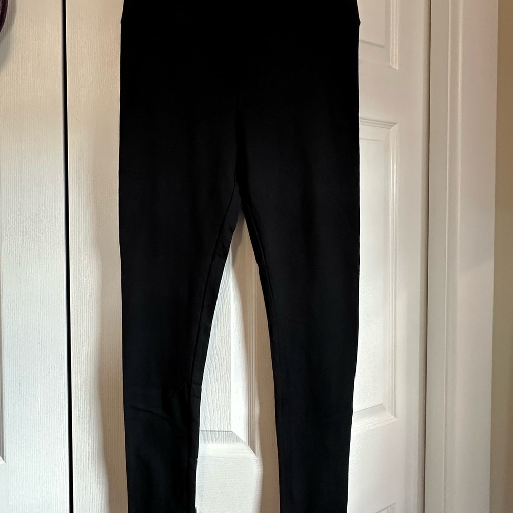WOMEN’S Black Nicole Miller Skinny Leggings